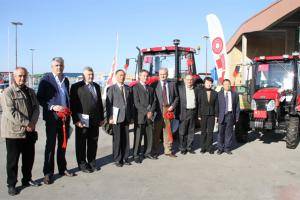 中国一拖集团向塞尔维亚受灾地区机构捐赠拖拉机
