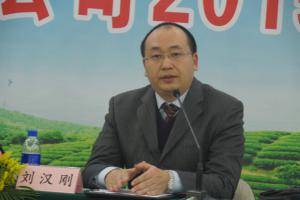 重庆合盛农机销售公司总经理刘汉刚在会上进行了发言。