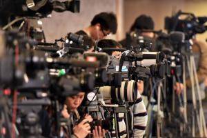 2015年3月4日，各路记者齐聚人民大会堂采访十二届全国人大三次会议新闻发布会。