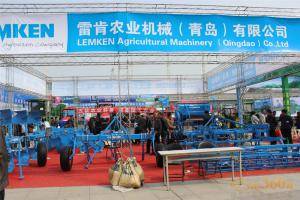 雷肯农业机械（青岛）有限公司在此次展示交易会上考虑吉林本地实际情况展出了多种适于本地区的机型。