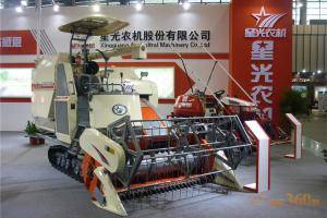 第八届中国（江苏）国际农业机械展览会现场。此图为星光农机股份有限公司展厅。