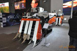 第八届中国（江苏）国际农业机械展览会现场。此图为久保田农业机械（苏州）有限公司展厅。