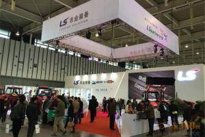 2015年4月9日-11日乐星农业装备（青岛）有限公司携公司产品亮相第8届中国（江苏）国际农业机械展览会。