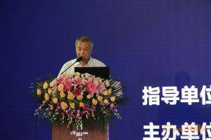  中国农业机械化协会常务副会长马世青发表致辞，对活动的召开表示祝贺。