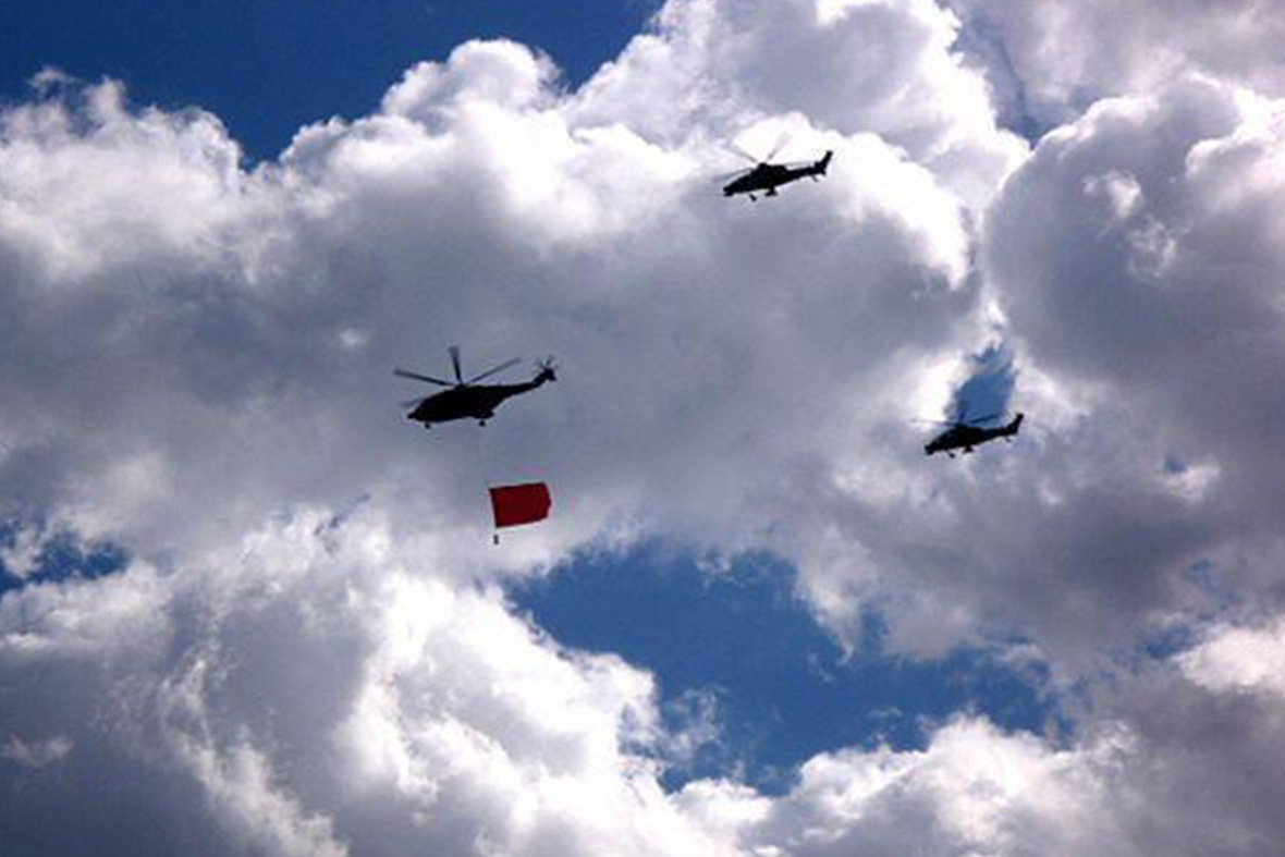 飞过天空 135502780758.jpg