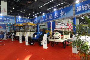 东风农机隆重推出东华牌系列植保机、插秧机等产品。