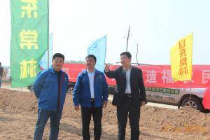 临沭县农机局徐会社局长现场指导。
