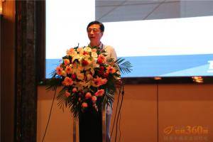 阜阳市农机局局长杨增泓发言。