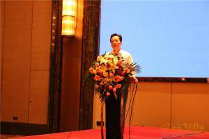 安徽省农机局副局长江洪银发言。