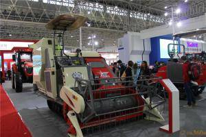 星光农机在武汉农机展上展出的产品。