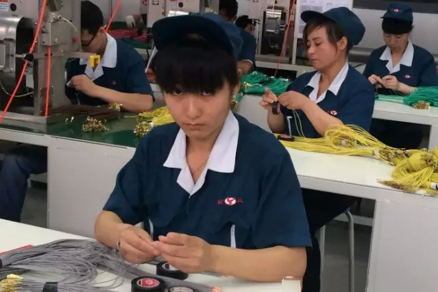 看，时风车间生产线上的女员工_农机360网