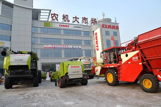在哈尔滨隆重开业   (1/7)科乐收(claas)黑龙江省农机公司形象店室外