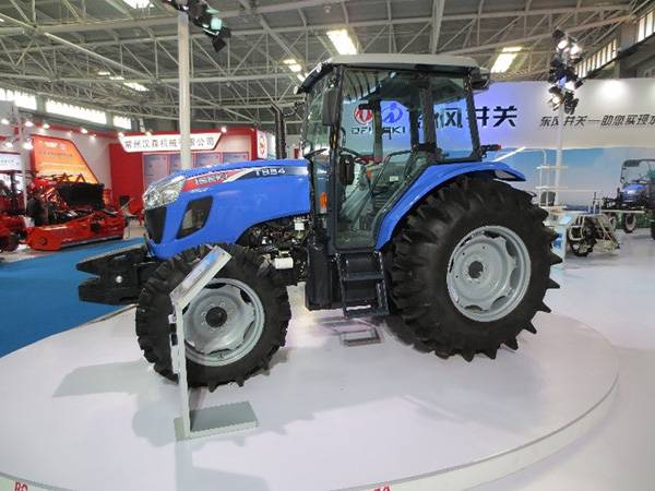 Dongfeng-Iseki's-T954-tractor.jpg