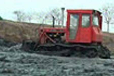 东方红CA802履带拖拉机作业视频