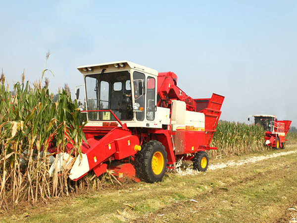 雷沃农机批量进驻示范农场 三秋生产不再难